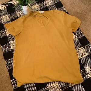 Loose fitting short sleeve top